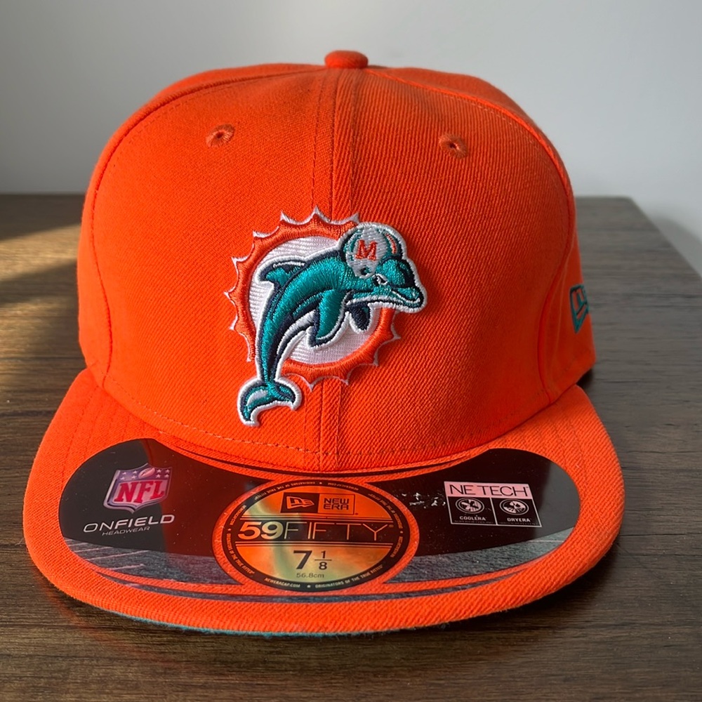 Brand New 59/50 New Era Miami Dolphins Fitted Hat (7 1/8)